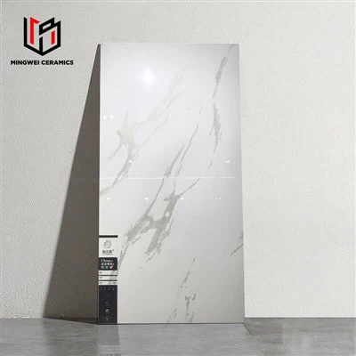 Fényes vs matt csempe, melyik a jobb